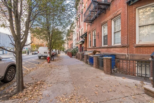 Building Photo - 318 Hudson St