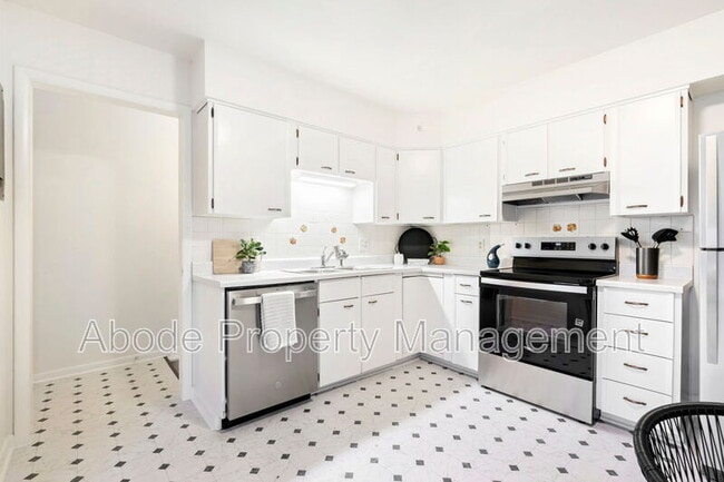 Foto del edificio - 328 N Roosevelt Ave
