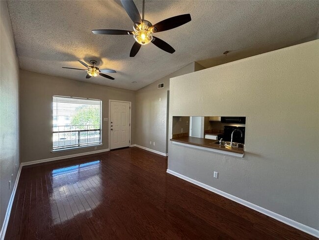 Building Photo - 1705 Crossing Pl