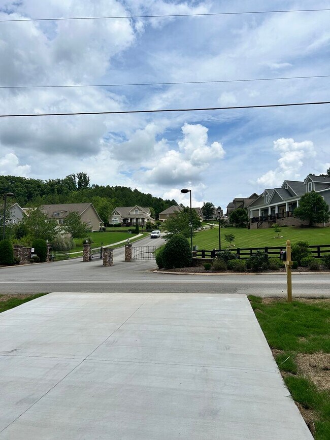 Foto del edificio - BRAND NEW Ringgold GA Home | 3 Beds, 2.5 Baths, 2.5 Car Garage