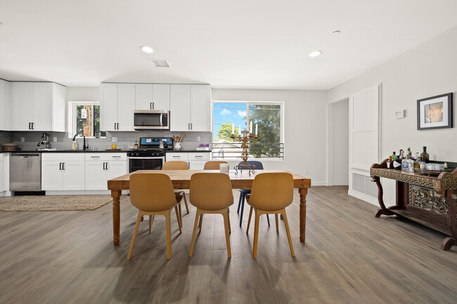 Building Photo - 14209 Gilmore Street