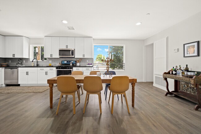 Foto del edificio - 14209 Gilmore Street