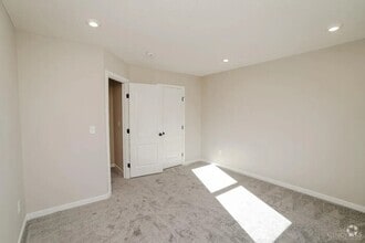 Building Photo - 6136 Old Rosebud Dr
