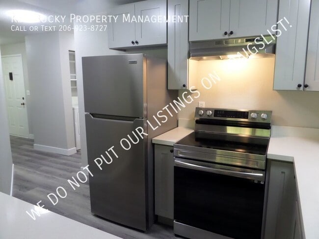 Foto del edificio - Awesome Fully Remodeled Top-Floor 2-Bedroo...