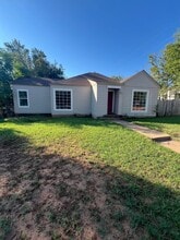 Building Photo - 257 College Dr