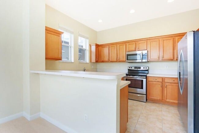 Building Photo - 880 Millbrae Ct