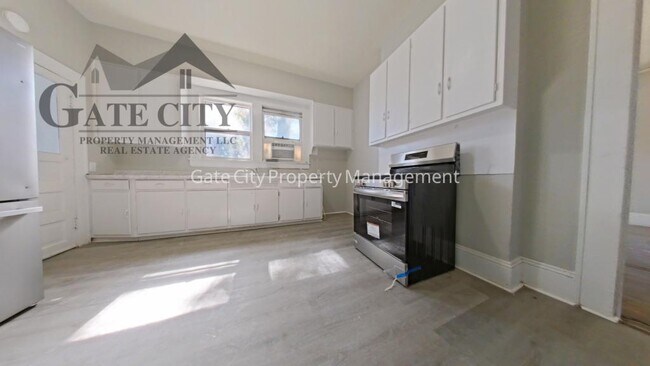 Foto del edificio - 1006 Holton Pl