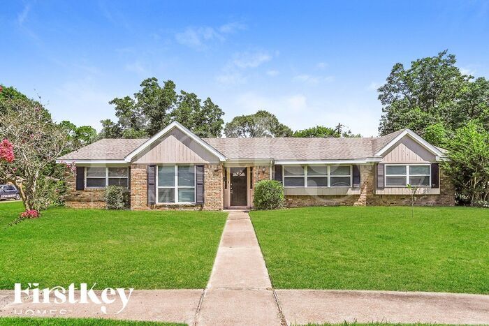 Foto principal - 6030 McKnight St