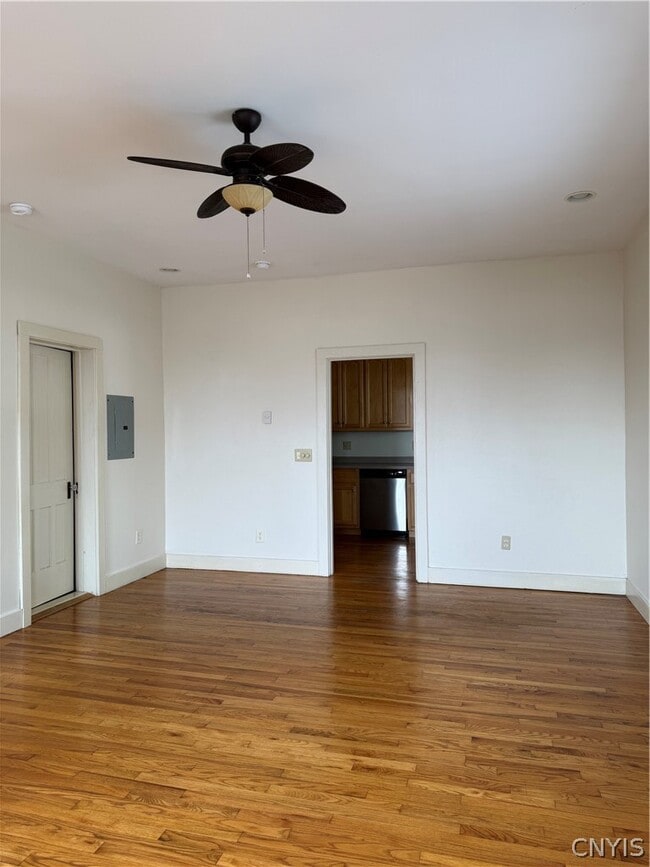 Foto del edificio - 137 S Peterboro St