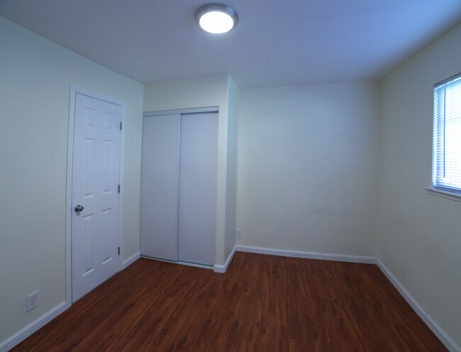 bedroom - 359 N 16th St