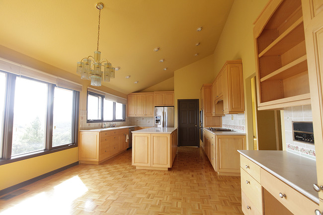 Building Photo - 700 Best Ct
