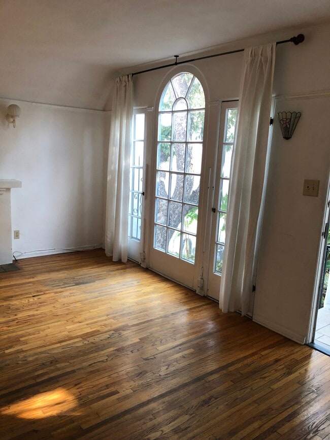 Interior - 807 Kodak Dr