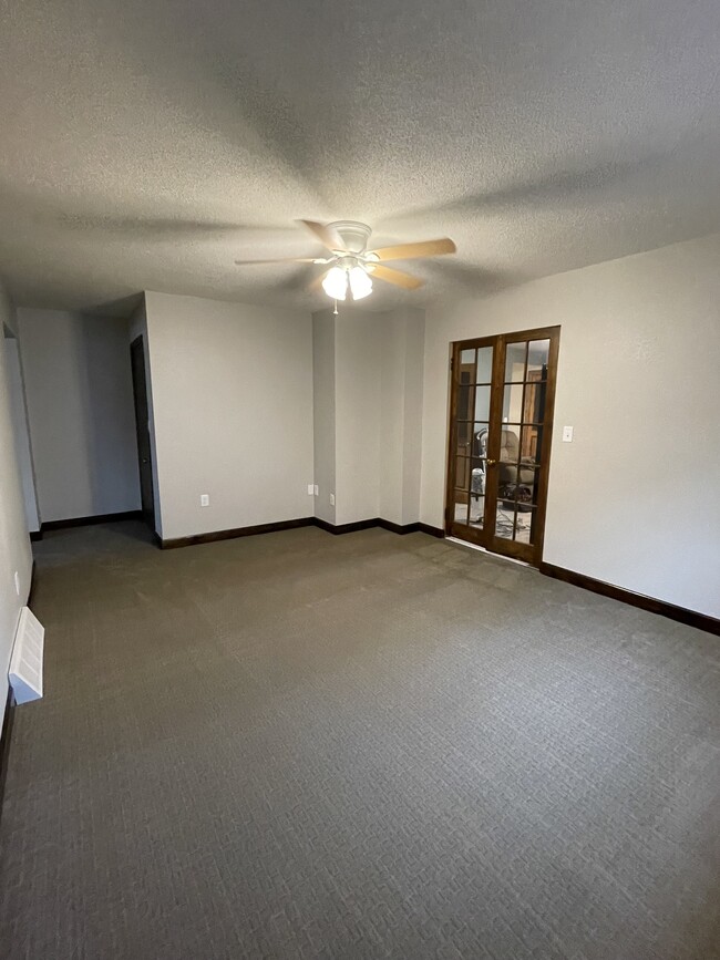 Living/Dining room - 1226 Rhomberg Ave