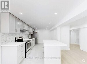 Building Photo - 1672 Beaton Way