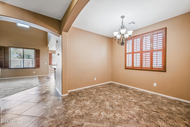 Foto del edificio - 18128 W Purdue Ave