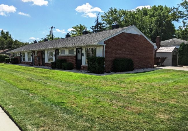 Building Photo - 2431 Normandy Rd