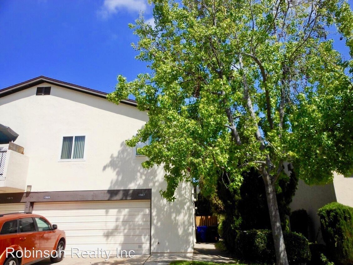 Foto principal - 10669 Carmel Mountain Rd