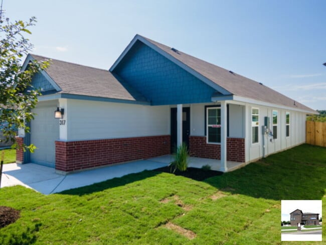 Building Photo - 203 Monty Ave