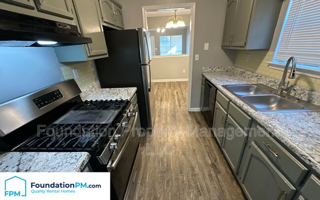 Foto del edificio - 3330 Edenshire Ln