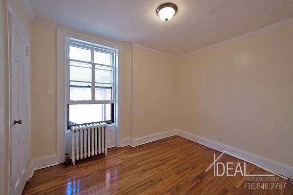 Building Photo - 138 Henry St
