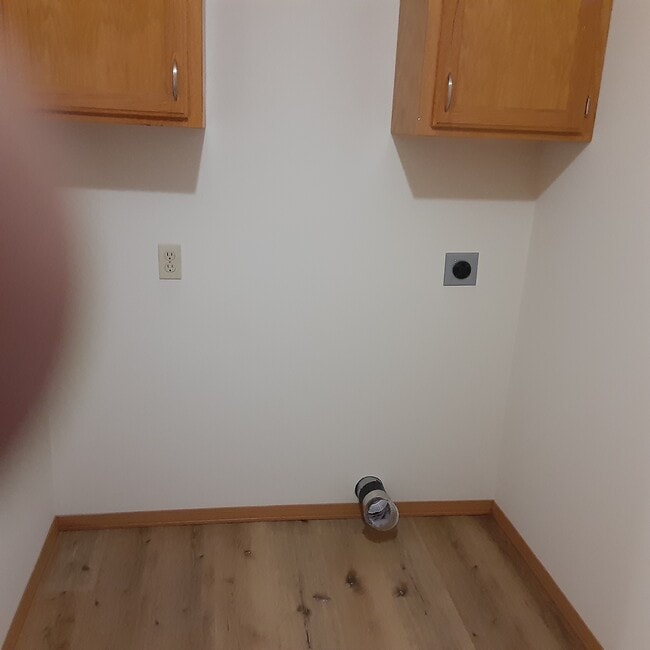 Building Photo - 236 N Foster Ave