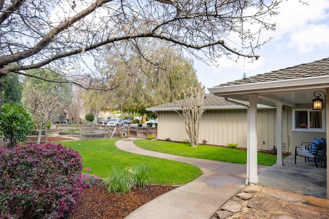 Building Photo - Gorgeous Single Family Home in Palo Alto A...