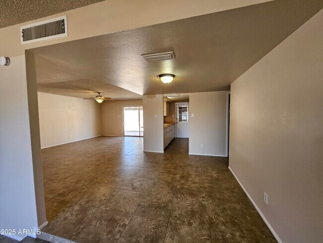 Foto del edificio - 4824 W Northview Ave