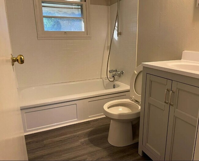 Foto del edificio - Single Family Home For Rent!
