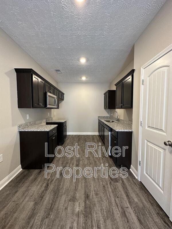 Building Photo - 4496 Wilford Ln