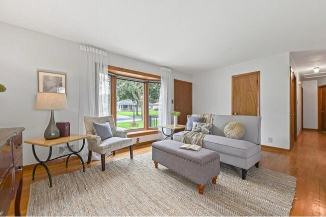Foto del edificio - 5680 S Madeline Ave