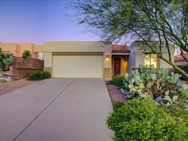 Foto del edificio - 3 Bedroom 2 Bathroom + Den   Gated Community: Sabino Springs and the AZ National Golf Course