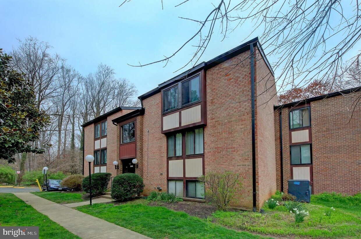 Primary Photo - 3105 Buccaneer Ct