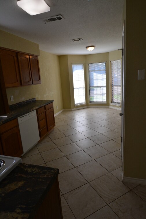 Building Photo - 4809 Ridge Way Dr