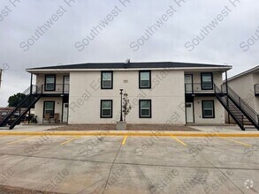 Building Photo - 2105 Bobwhite Ct