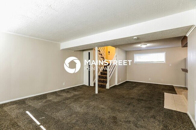 Foto del edificio - 4 Bedroom Pet-Friendly Home in KANSAS CITY, MO with Main Street Renewal