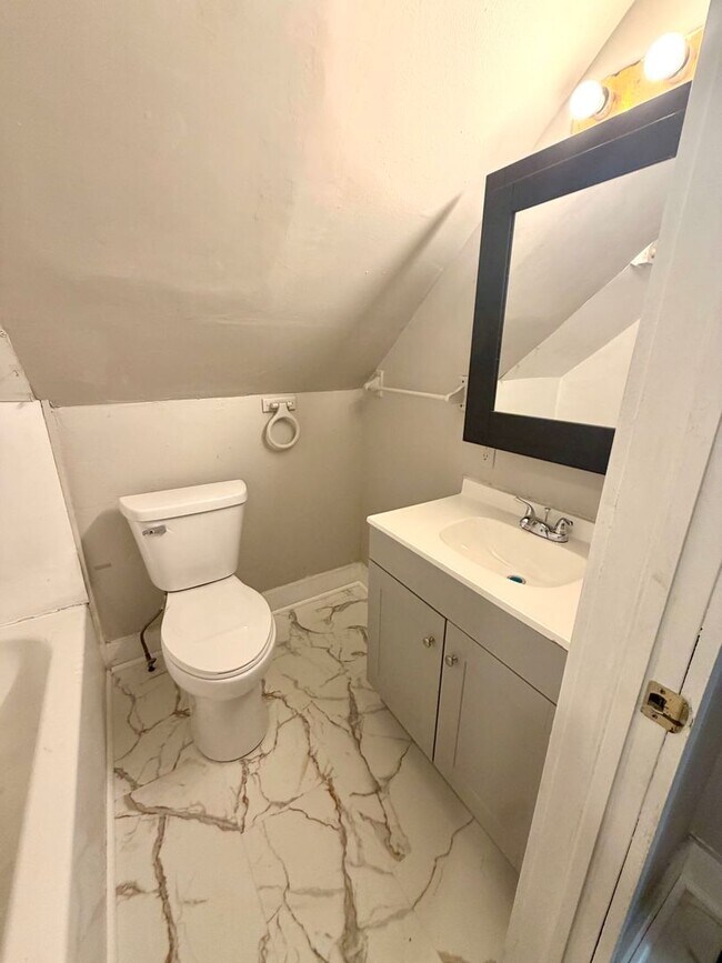 Foto del edificio - 516 E 3rd St