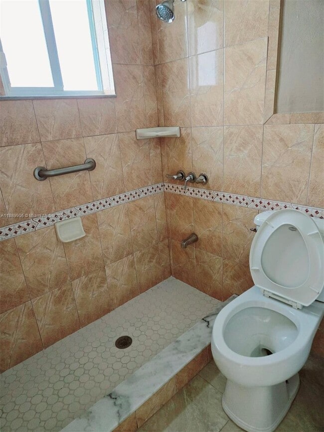 Foto del edificio - 354 W 19th St