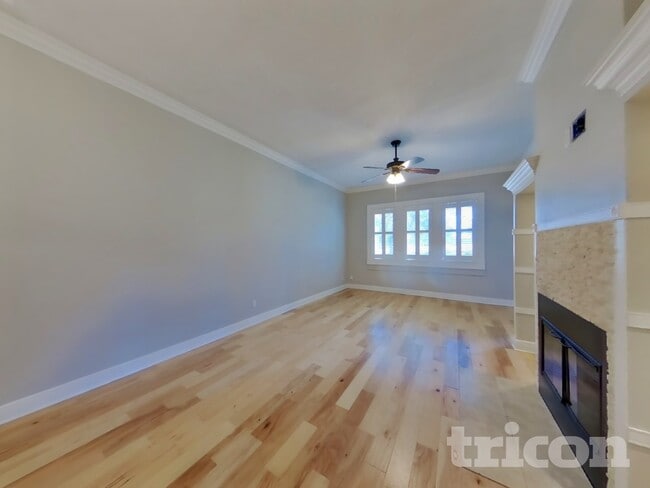 Building Photo - 1668 Woodland Dr