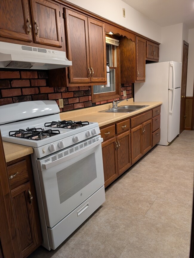 Foto del edificio - 591 N Lincoln Ave