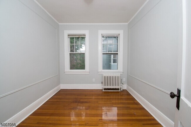 Building Photo - 1327 Alina St