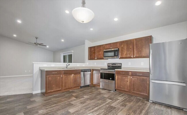 Foto del edificio - Newer Kentwood Home for Lease May 15 Occupancy!