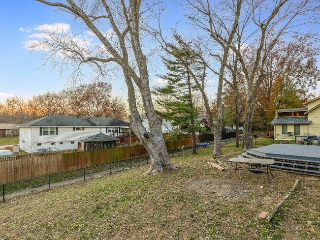 Building Photo - 4816 Mockingbird Ln