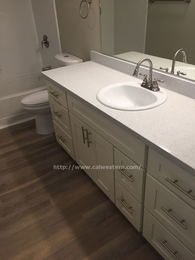 Building Photo - Completely Remodeled