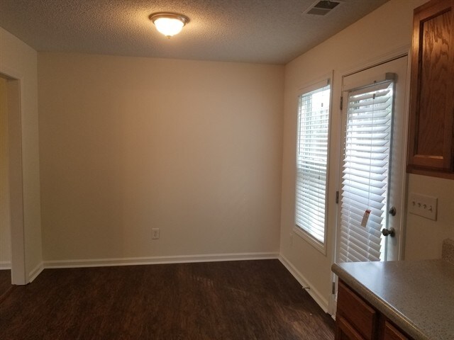 Building Photo - 119 Mount Comet Ct
