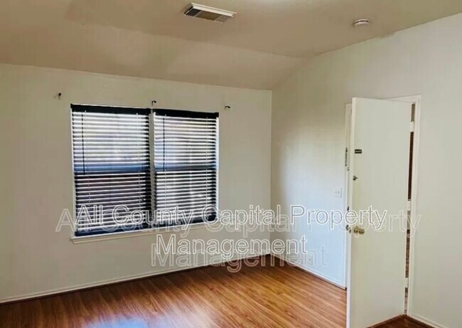 Foto del edificio - 15004 Antique Finish Dr