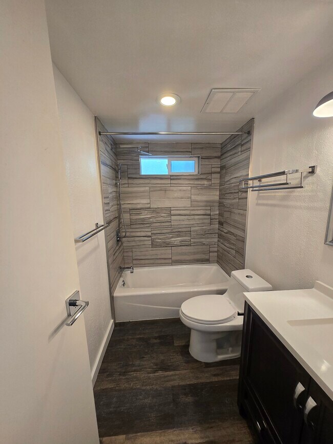 Foto del edificio - 810 Alder Ave