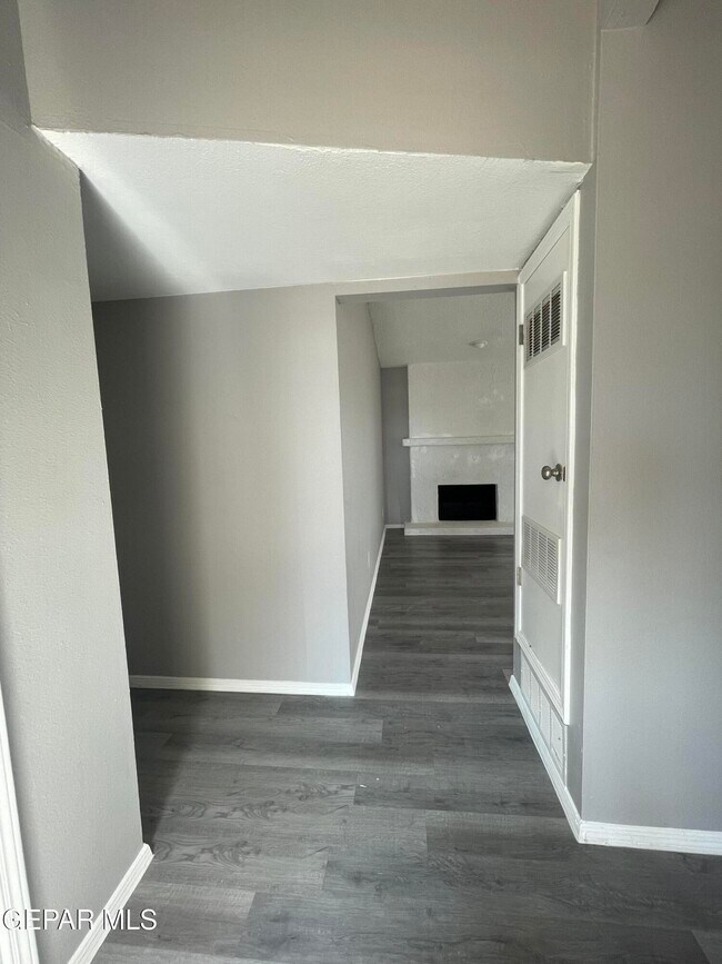 Foto del edificio - 11217 Les Peterson Ln