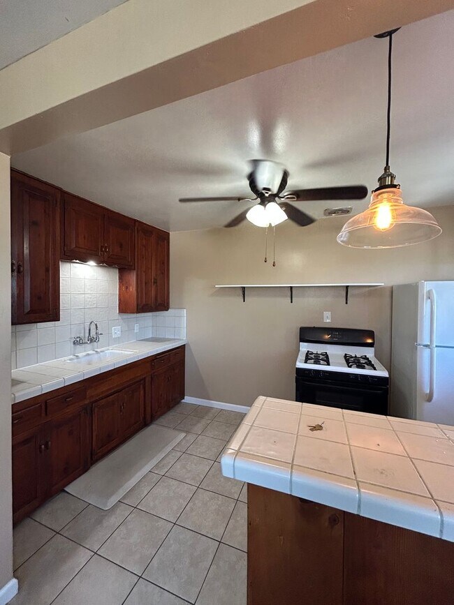 Foto del edificio - Charming upstairs one bedroom North Park