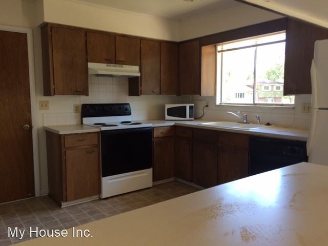 Building Photo - 3 br, 2 bath House - 1300 Shamrock St