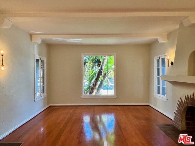 Building Photo - 1075 S Ogden Dr